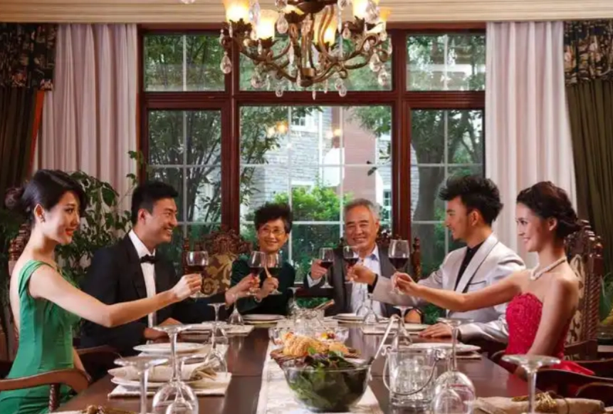 夢到跟有錢人在一起 解夢