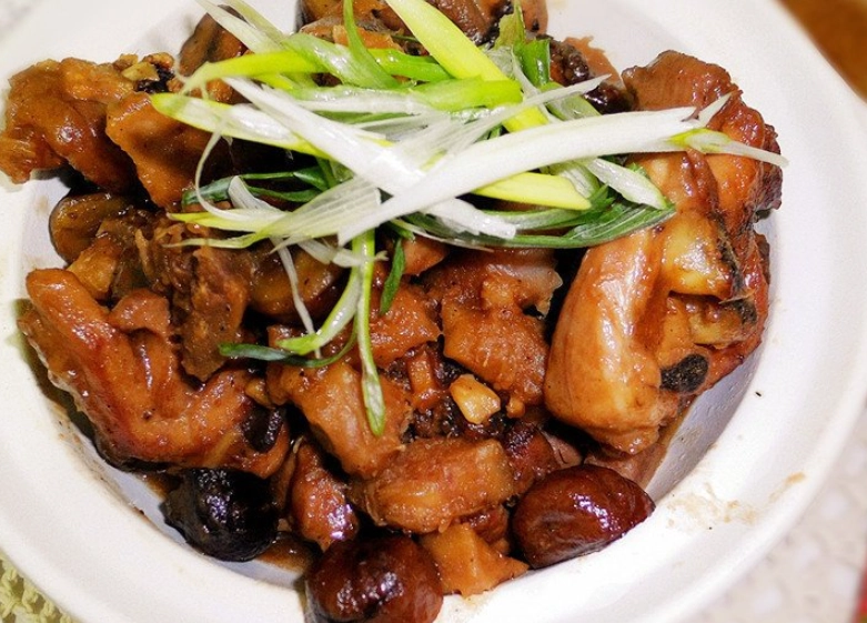 蠔油芋頭炆雞 做法 蠔油芋頭炆雞 做法