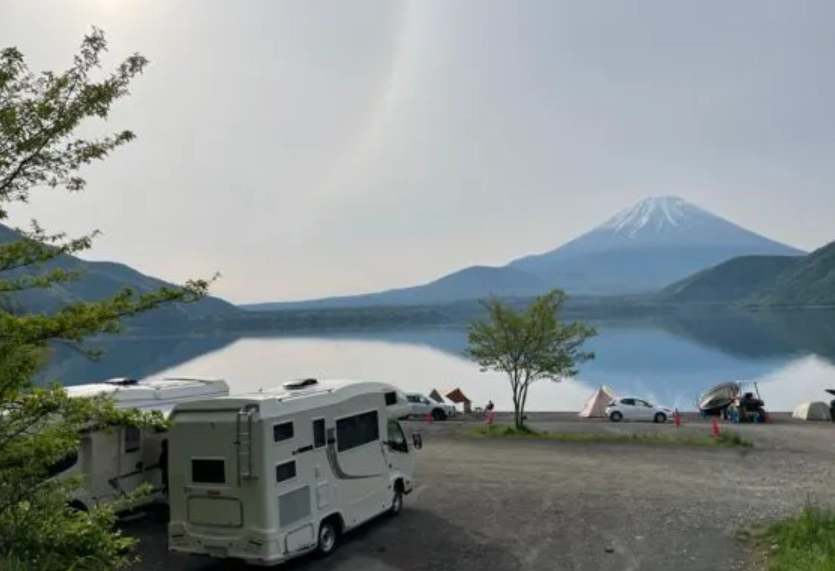 河口湖住宿 露營車