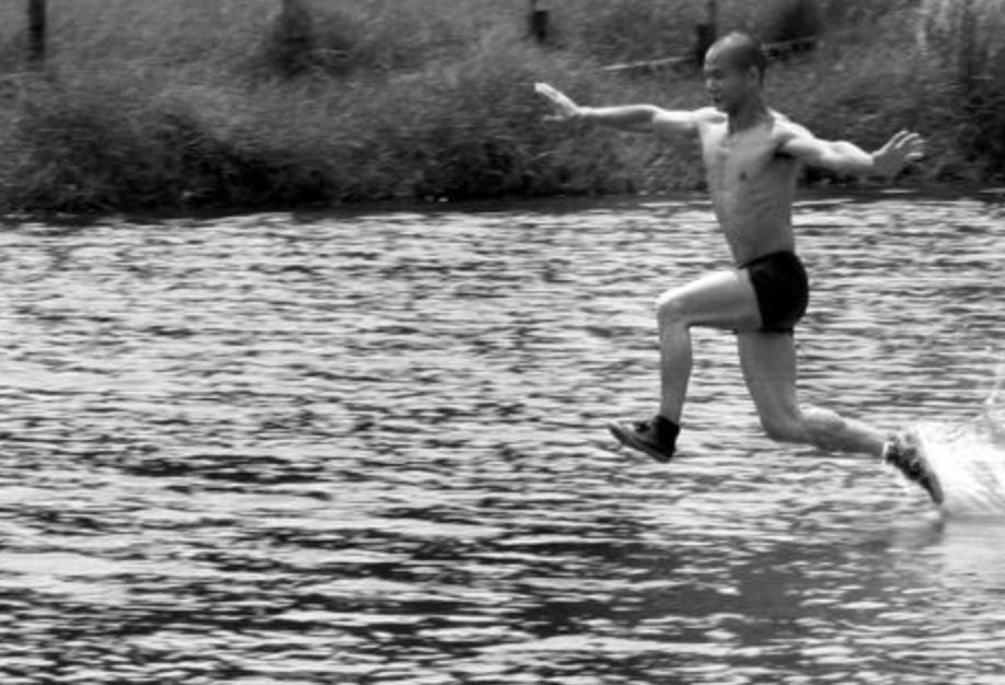 夢到在水裡走 意思 夢到在水裡走 意思