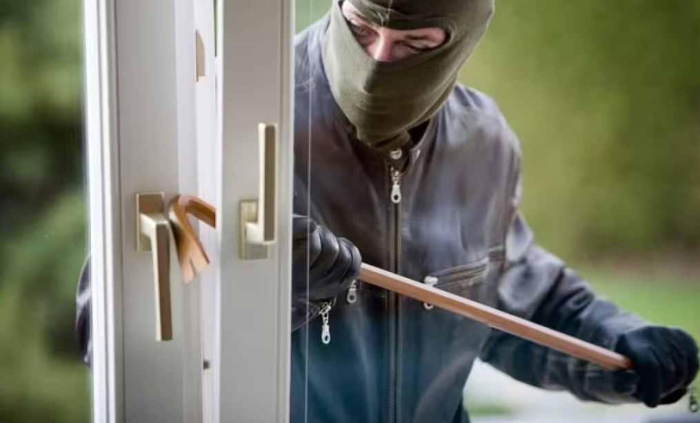 夢到小偷進家裡