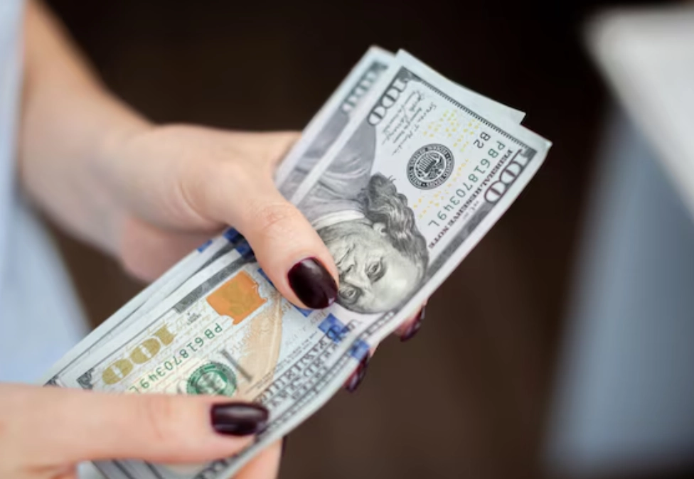 夢見手拿錢 意思