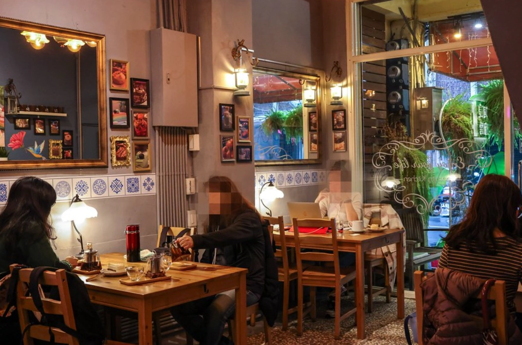 三重咖啡廳 晚上