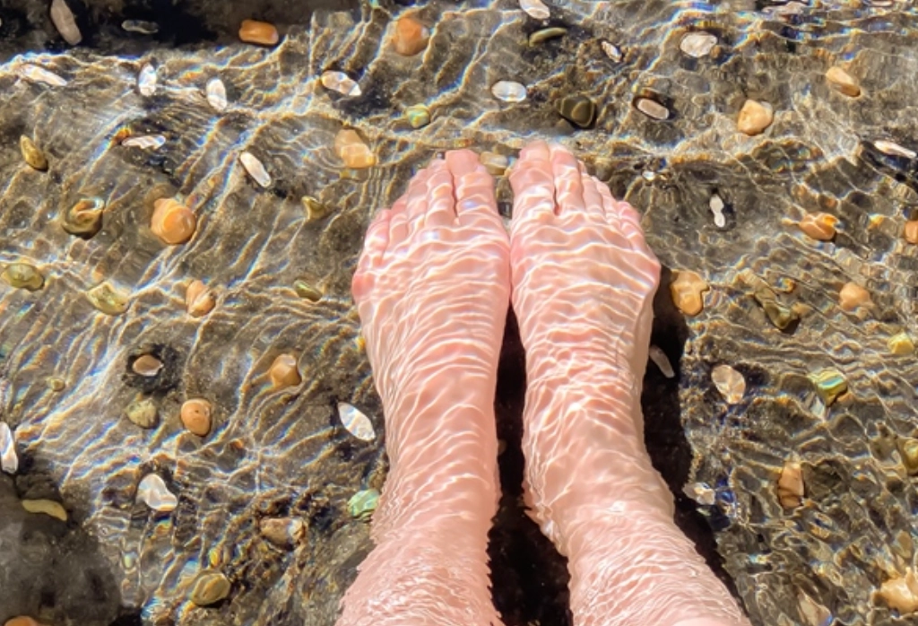 夢見水浸腳周公解夢 夢見水浸腳周公解夢