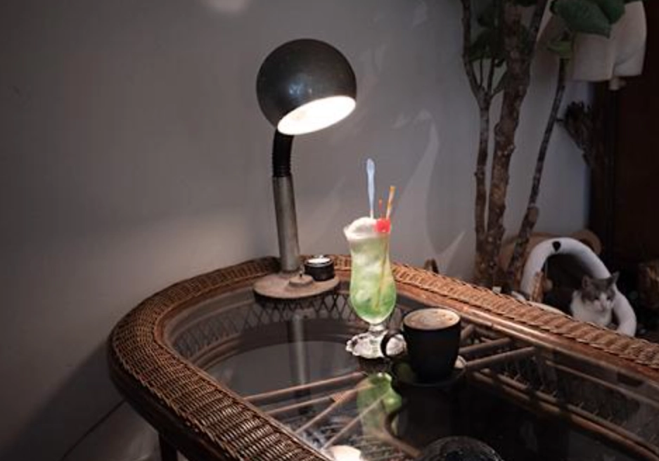 三重咖啡館 夜間