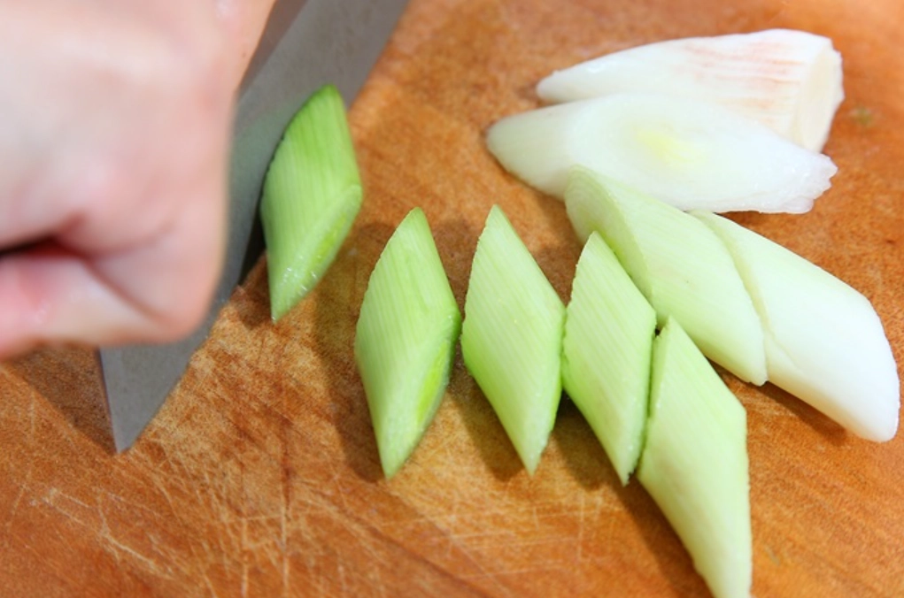 蒜苗切法技巧 蒜苗切法技巧