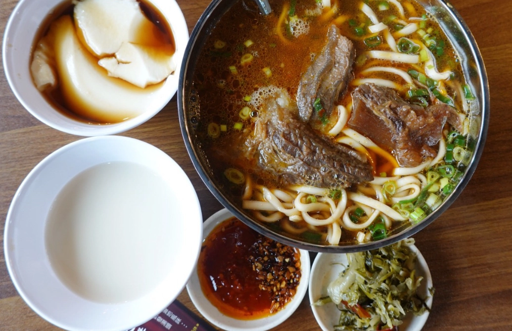 牛肉麵豆花餐廳 牛肉麵豆花餐廳