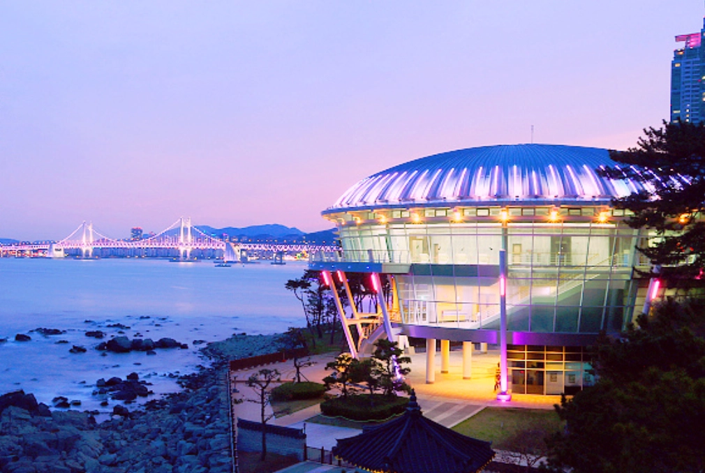 布帳馬車一條街