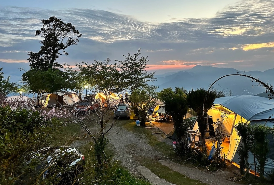 拉拉山露營
