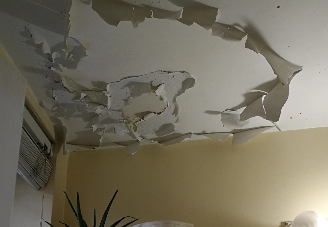 浴室天花板油漆DIY 浴室天花板油漆DIY